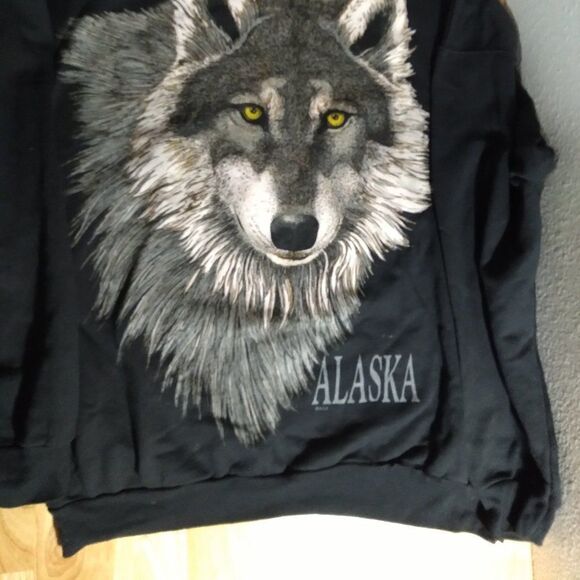 Vintage Alaska Gray Wolf Illustration Crewneck Sweatshirt - Picture 2 of 9